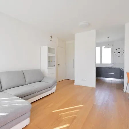 Apartment Tee 10